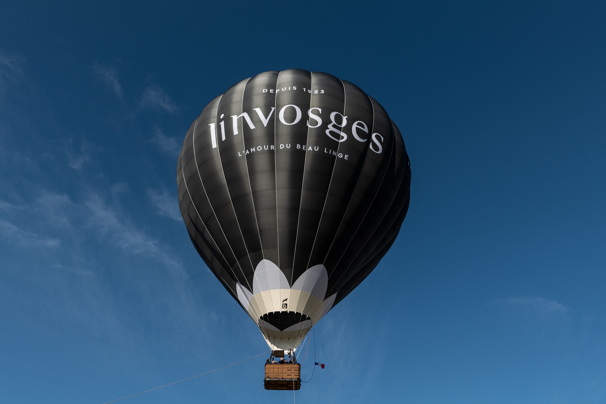Linvosges s’envole en montgolfière pour fêter son siècle d’existence 