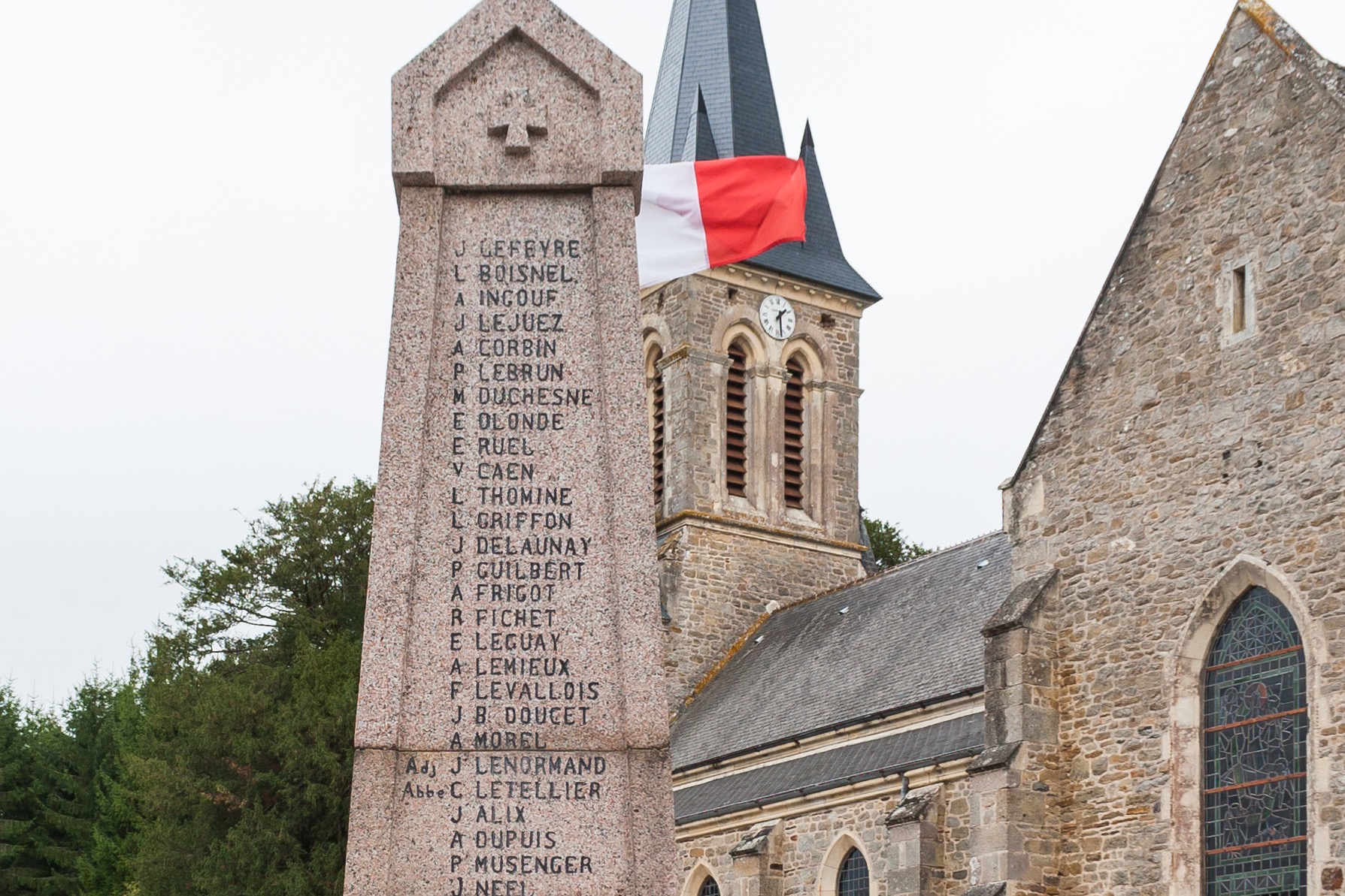 Les communes de la Somme rénovent leurs monuments aux morts