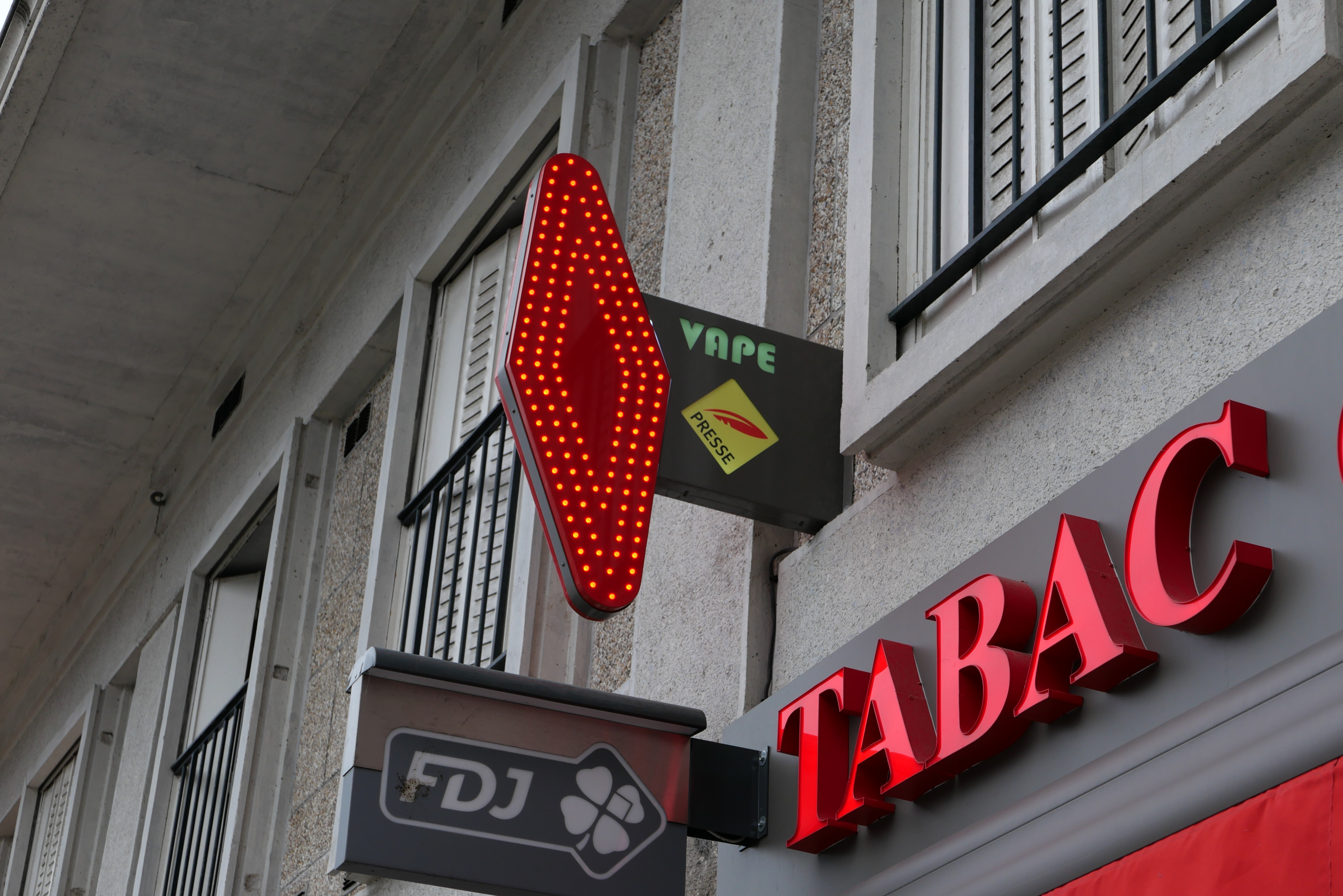 La Somme signe à son tour une convention pour lutter contre le trafic de cigarettes