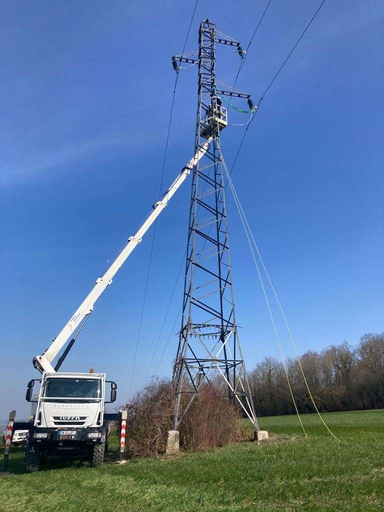 RTE : rehaussement d'une ligne électrique haute tension dans l'Aisne