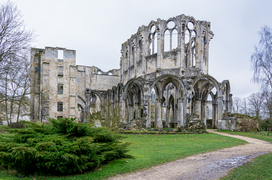 La convention de financement de l’Abbaye Notre-Dame d’Ourscamp signée pour la restaurer 