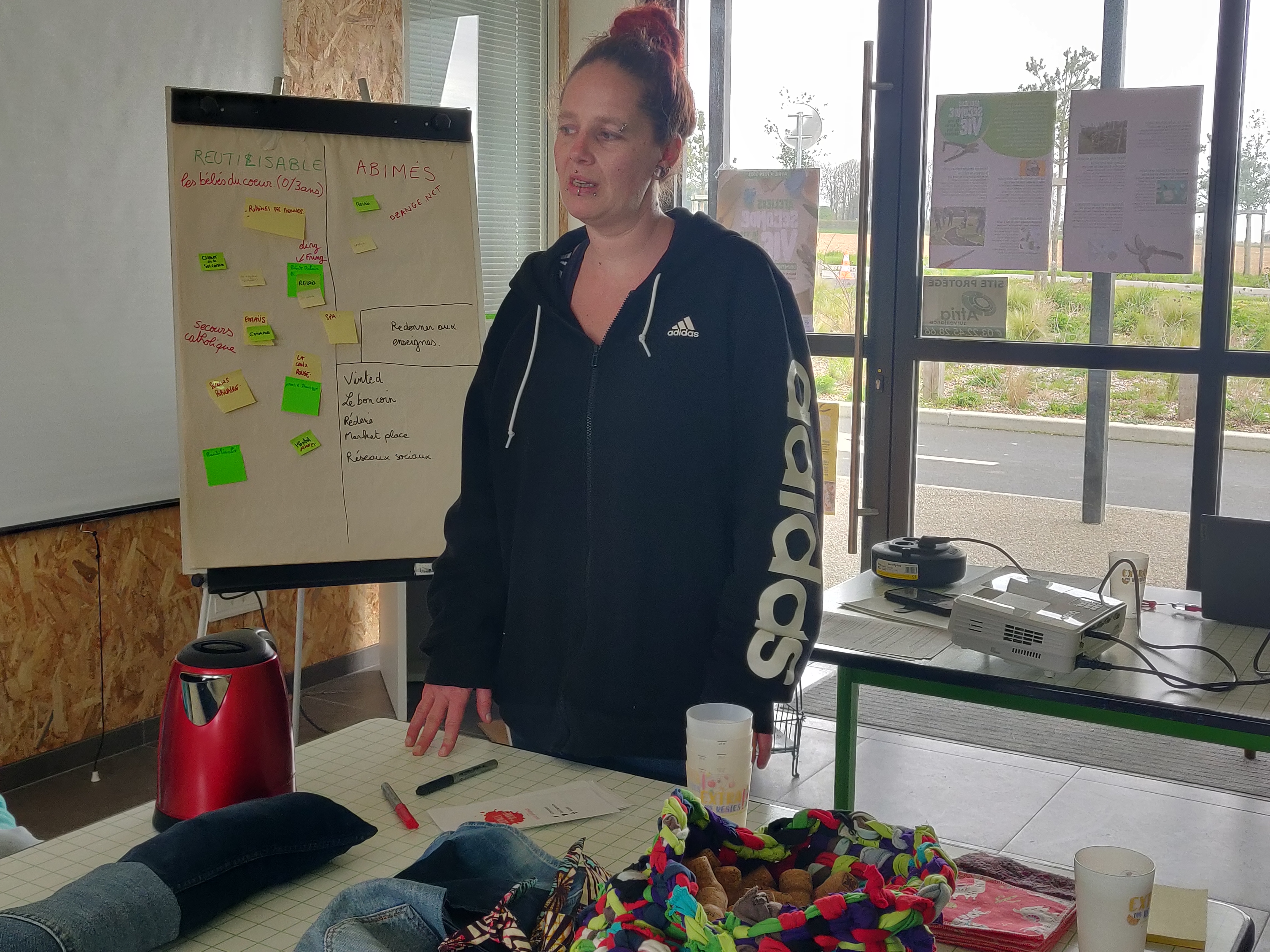 Amiens : réduire sa consommation textile avec Les Robin.e.s des bennes 