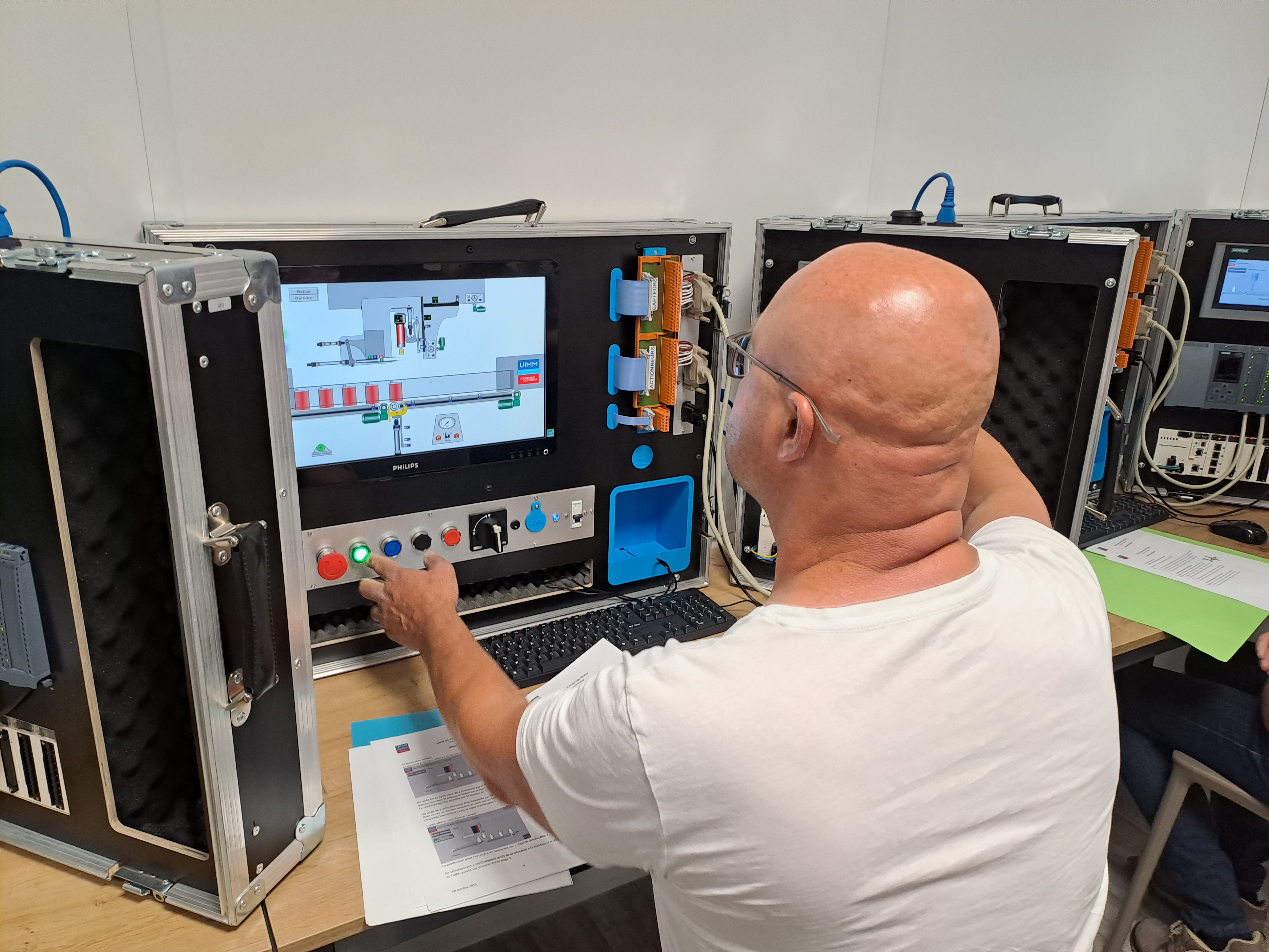 Douvrin accueille la première formation dédiée aux métiers des batteries électriques