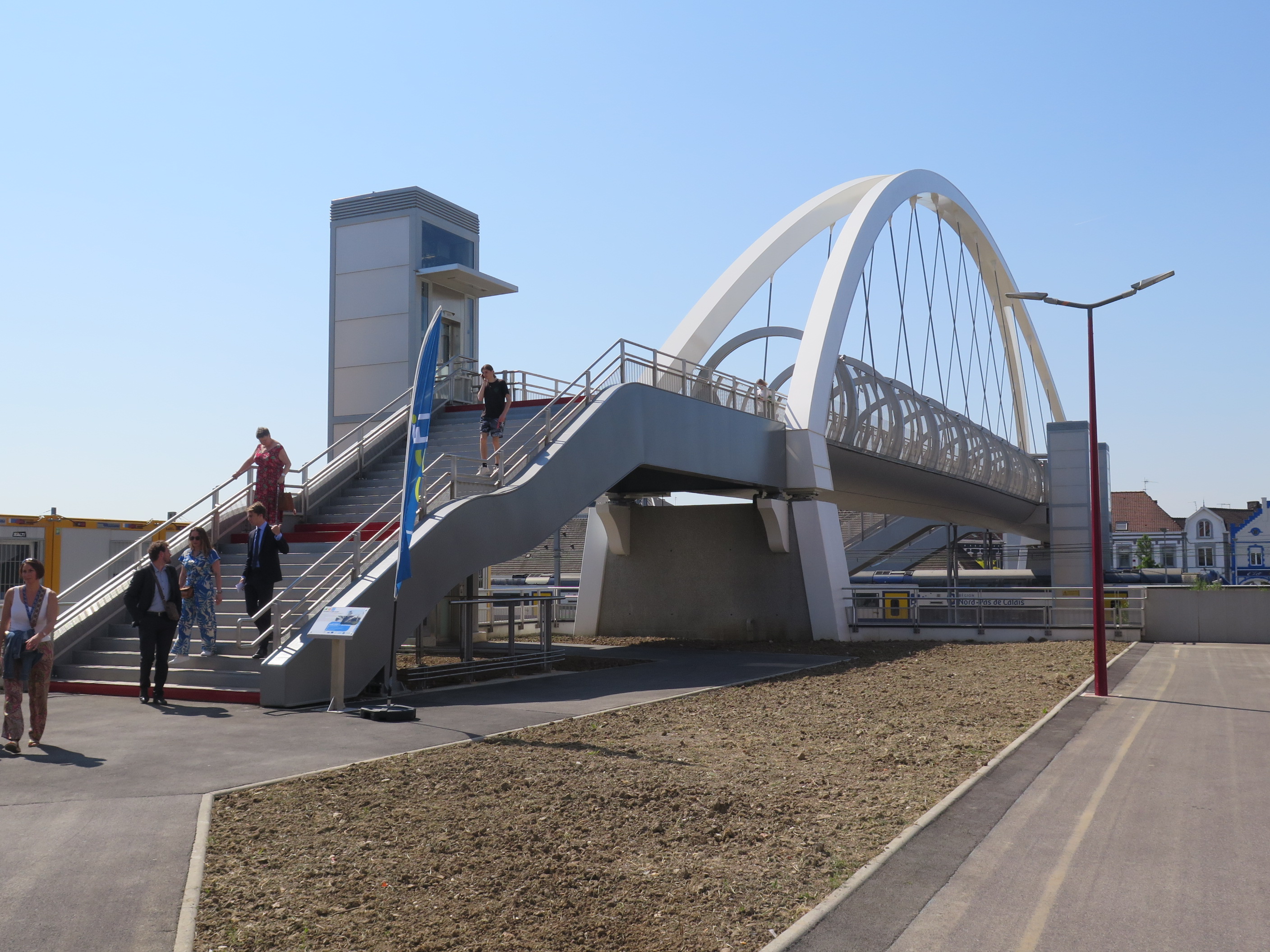 Une passerelle monumentale inaugurée à Hazebrouck