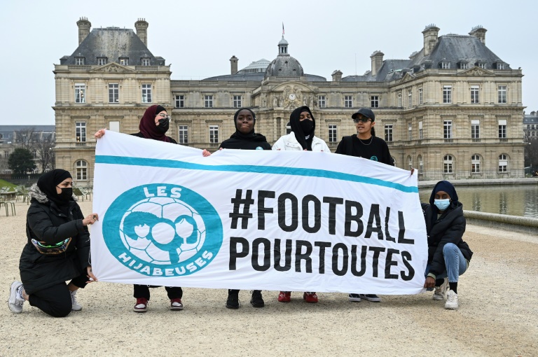 Hijab dans le foot: décision jeudi, le gouvernement 