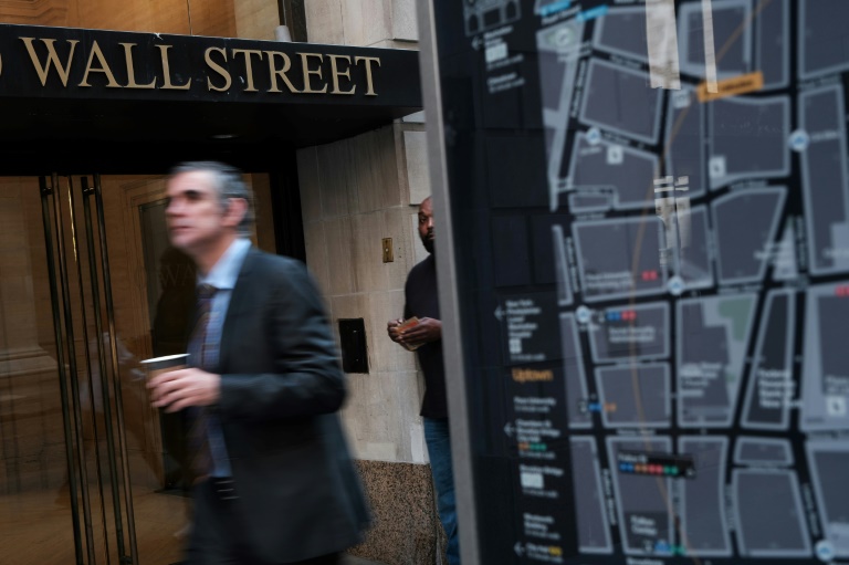 Wall Street ouvre en repli après le rebond de la veille