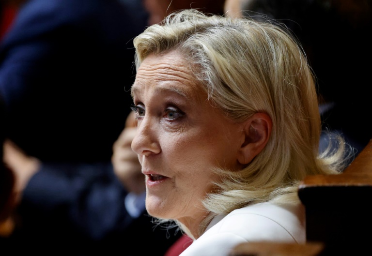 Reconstruction post-émeutes: Le Pen ne votera pas le projet de loi
