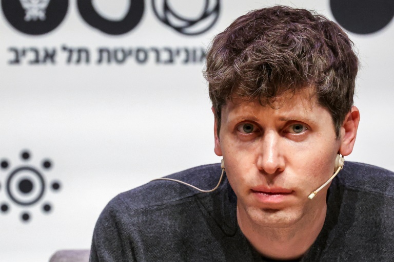 Sam Altman, le patron d'OpenAI, lance sa cryptomonnaie Worldcoin