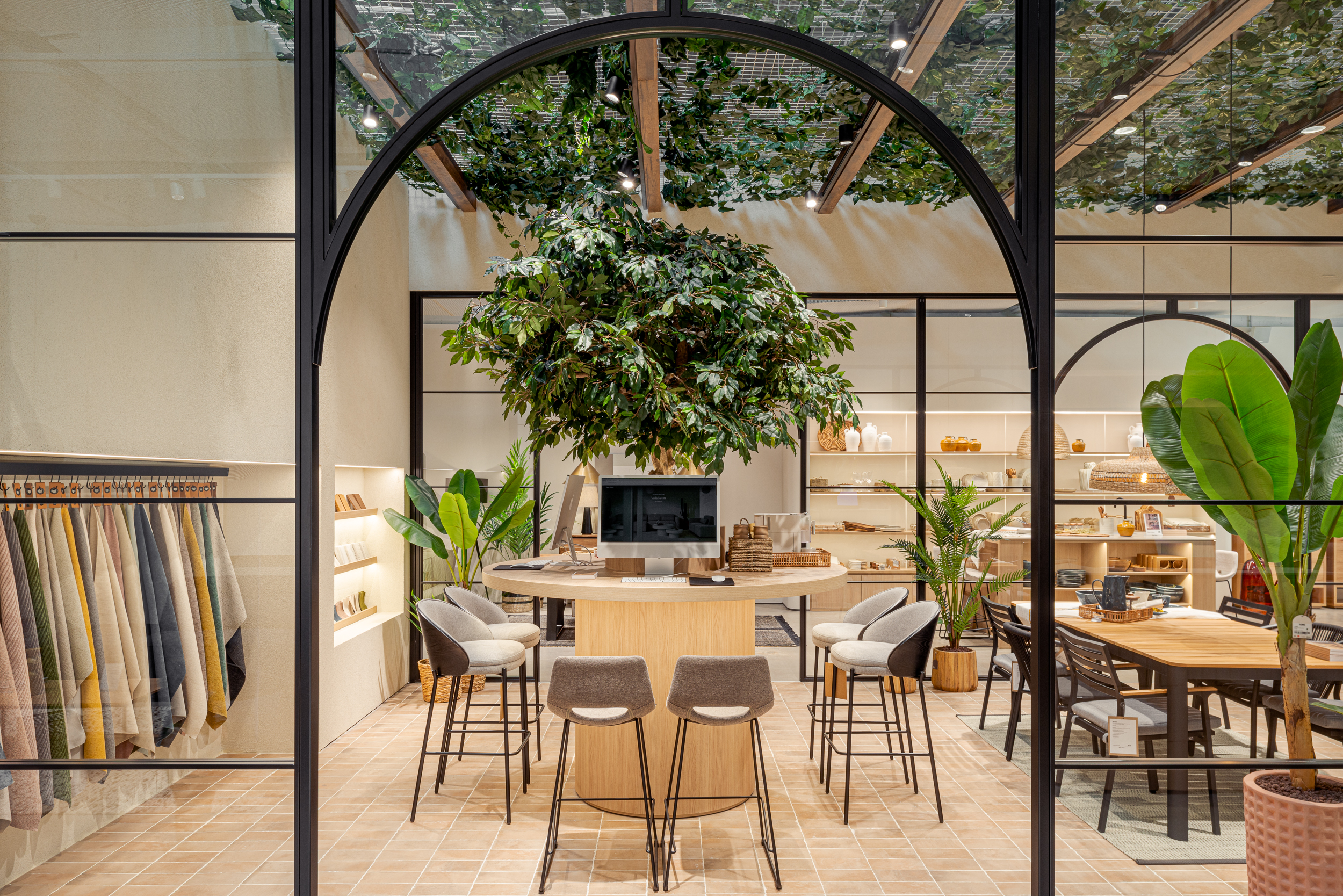 Kave Home propose un espace dédié aux pros à Waves Actisud 