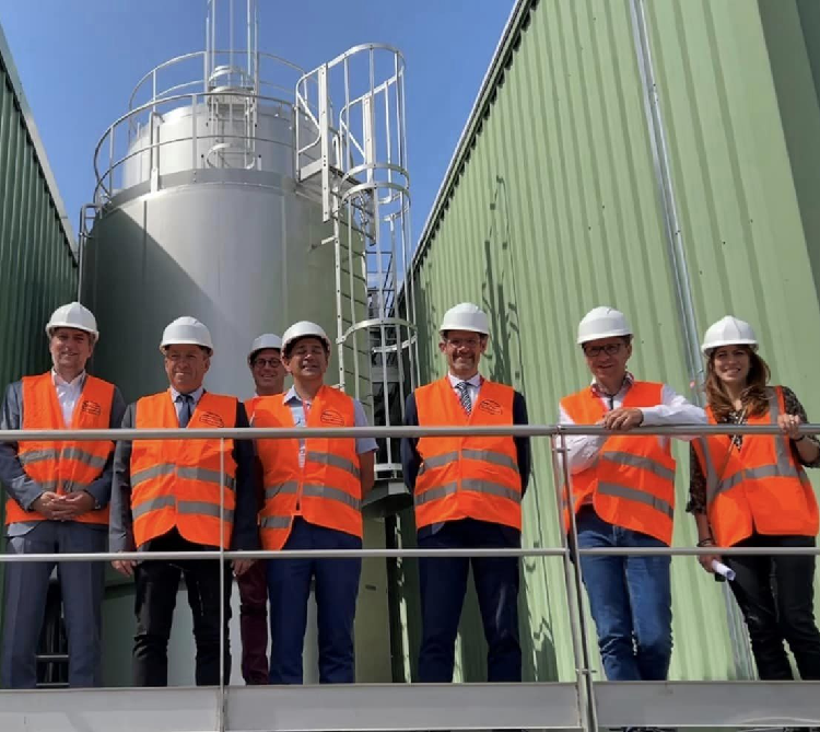 Xavier Delarue visite la fromagerie Henri Hutin à Dieue-sur-Meuse 