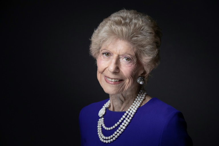 Hommage national à Hélène Carrère d'Encausse aux Invalides 