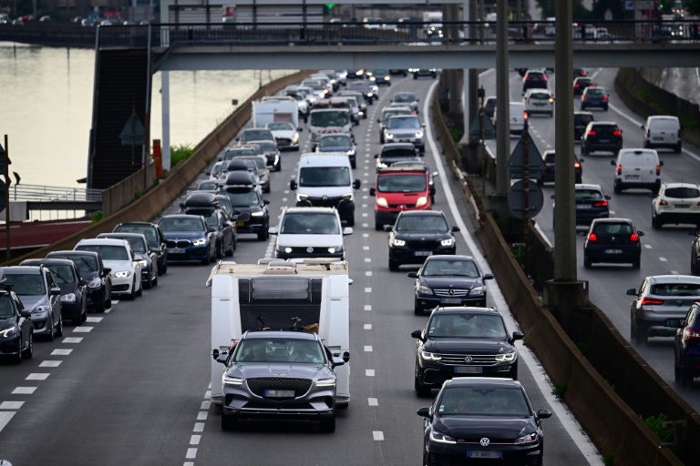 Départs en vacances: un samedi en surchauffe sur les routes
