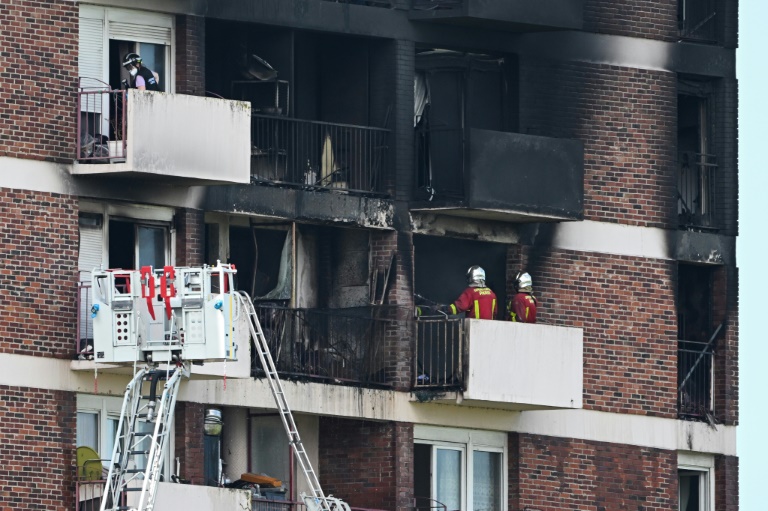 Incendie à L'Île-Saint-Denis: trois morts dont une adolescente de 13 ans par défenestration