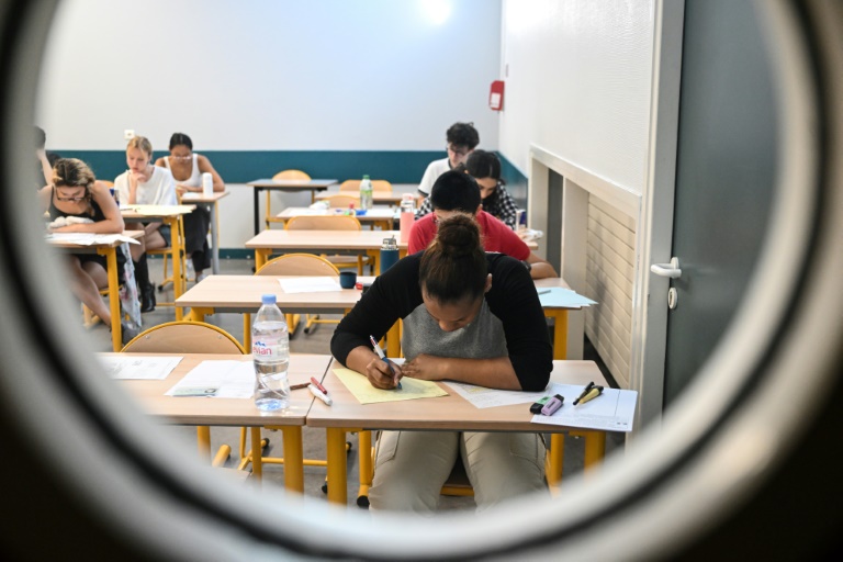 Bac: les épreuves de spécialités se tiendront en juin au lieu de mars dès 2024