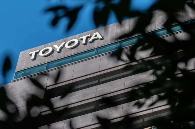 Toyota prévoit de reprendre mercredi sa production au Japon après une panne géante