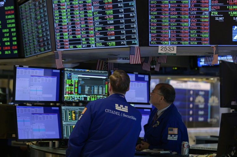 Les Bourses mondiales divisées pour finir un mois difficile