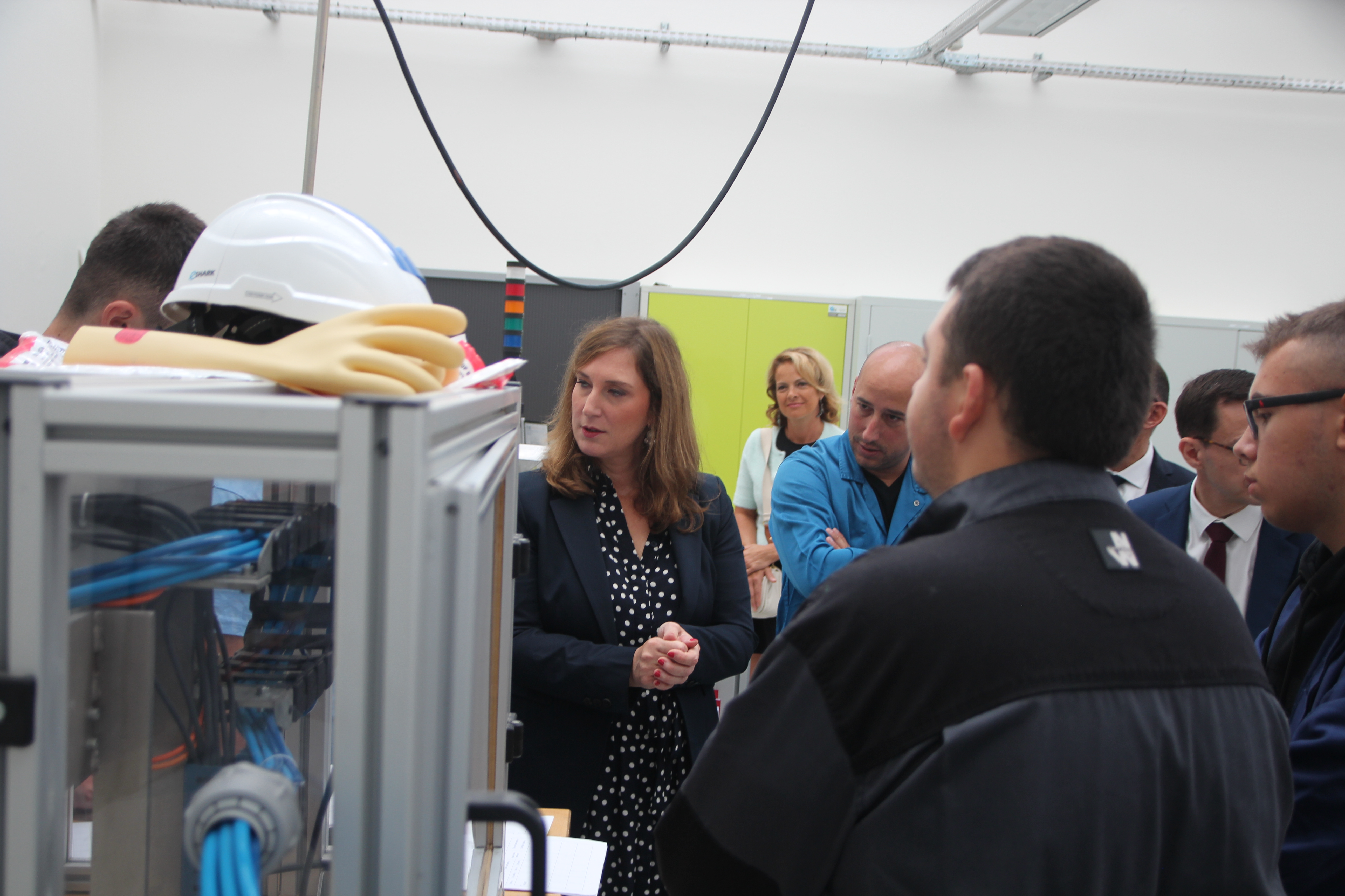 Réforme des lycées professionnels : la ministre Carole Grandjean au lycée Édouard-Branly d'Amiens