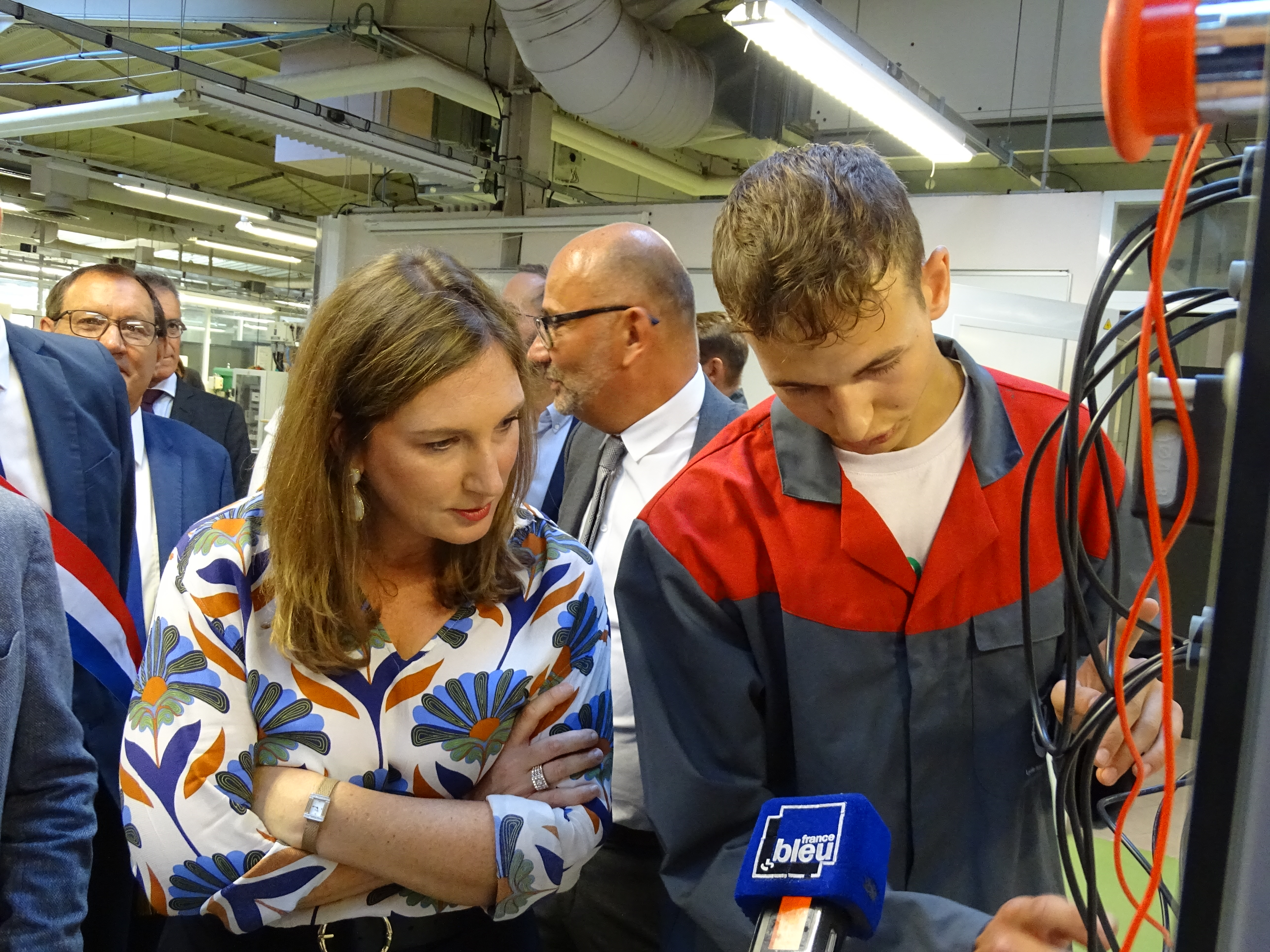 Une ministre inaugure les nouvelles classes « réseaux électriques » à Dijon