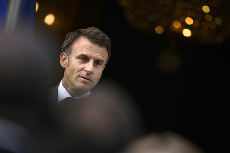 Consultations de Saint-Denis : Macron écrit aux chefs de partis