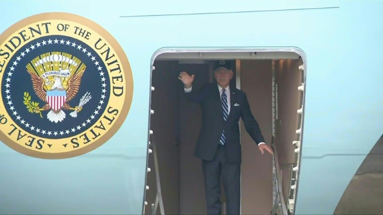 Biden scelle au Vietnam un rapprochement stratégique et économique