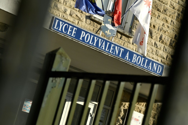 Les parents du lycéen harcelé à Poissy 