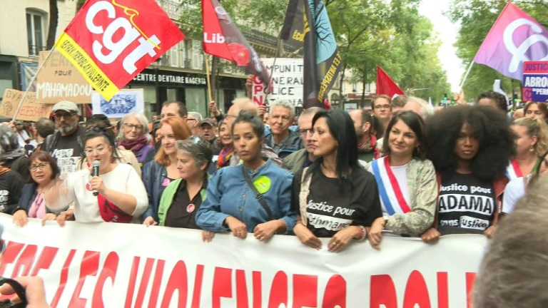 Des milliers de manifestants 