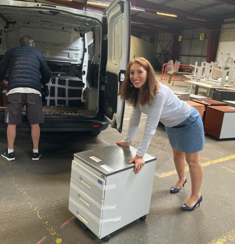 Le don en mobilier de l'URSSAF Lorraine aux associations messines