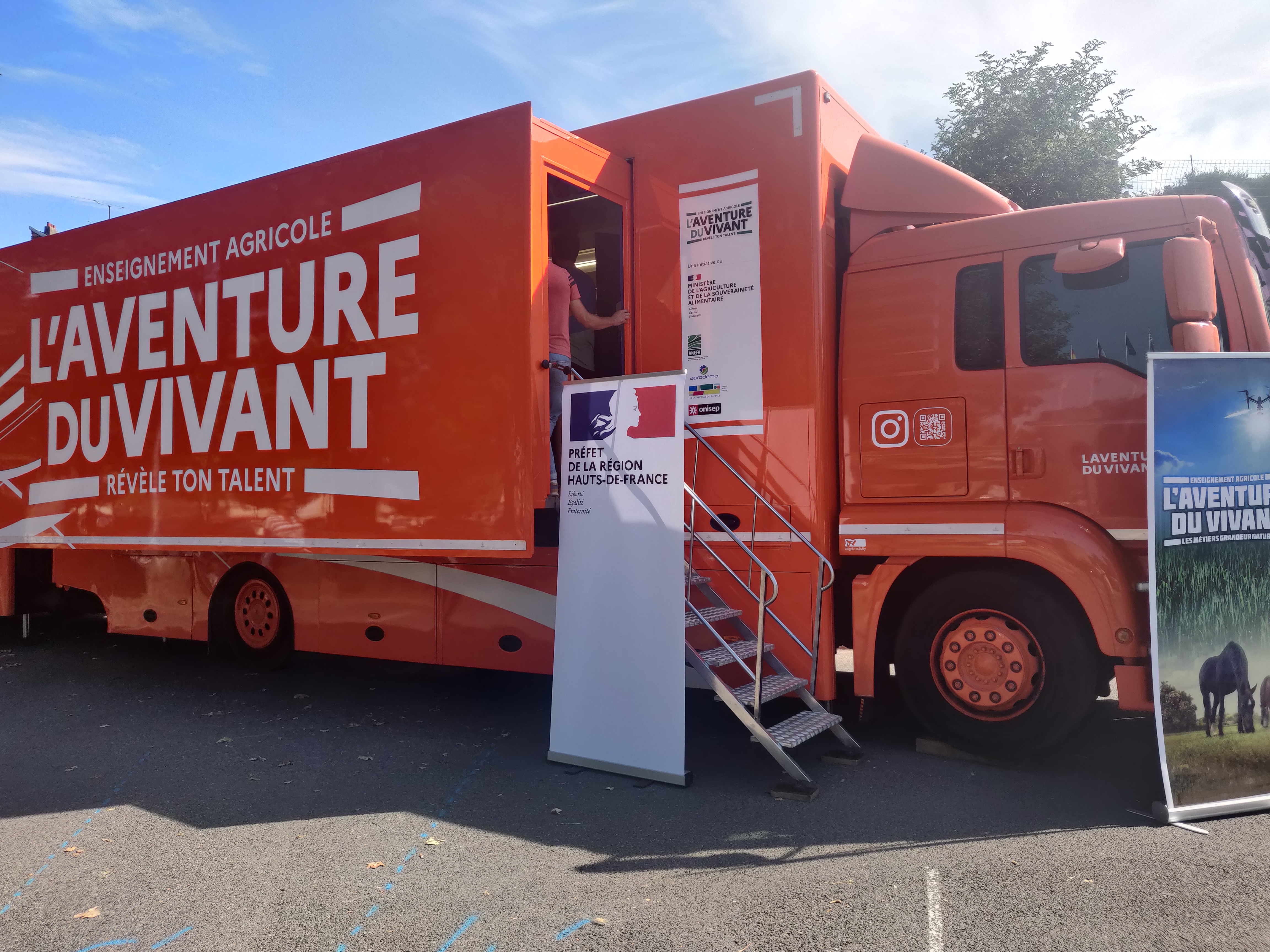 Un arrêt à Péronne pour le camion de L’aventure du vivant 