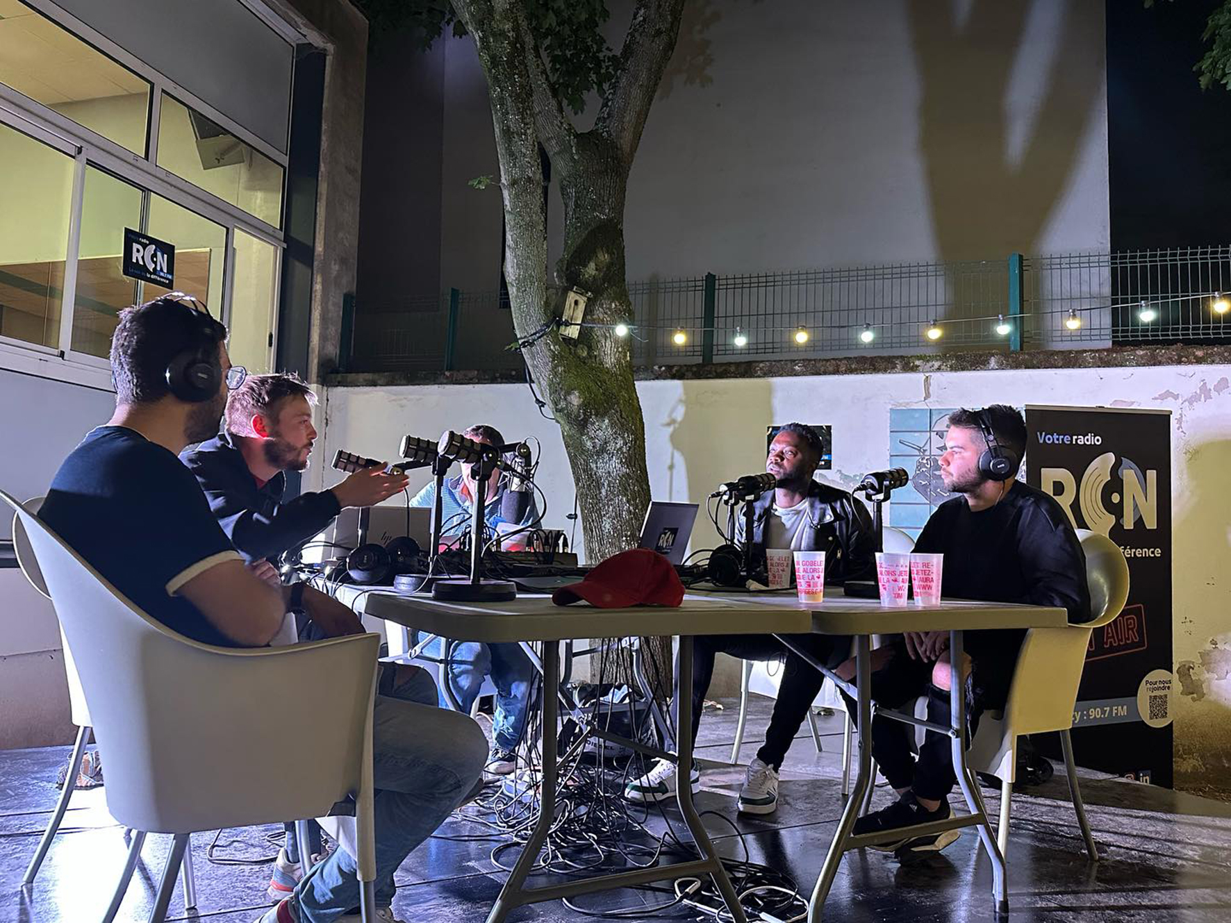 La radio RCN sort de ses murs