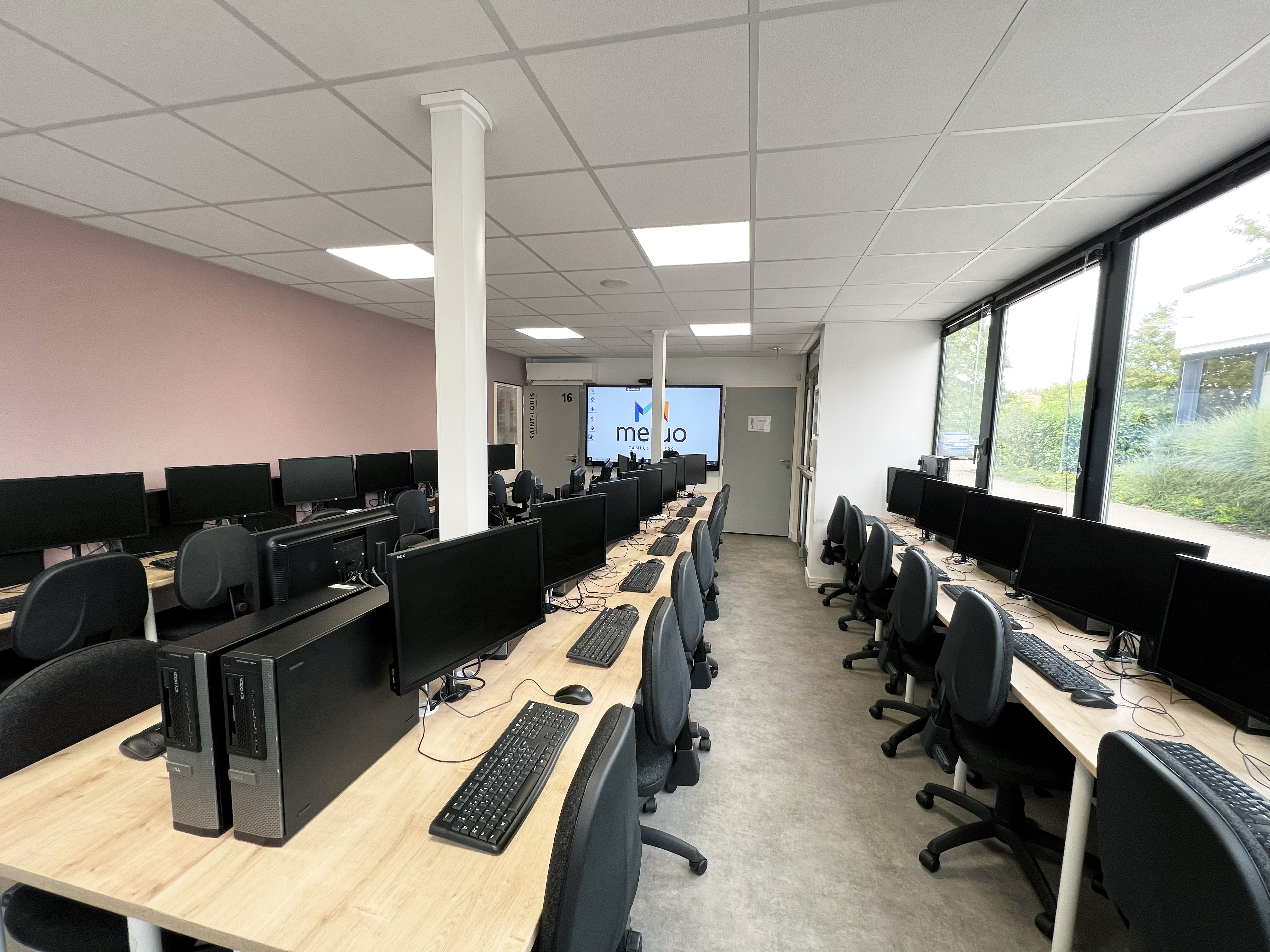 Mewo : Les travaux d’aménagement des salles informatiques sont achevés