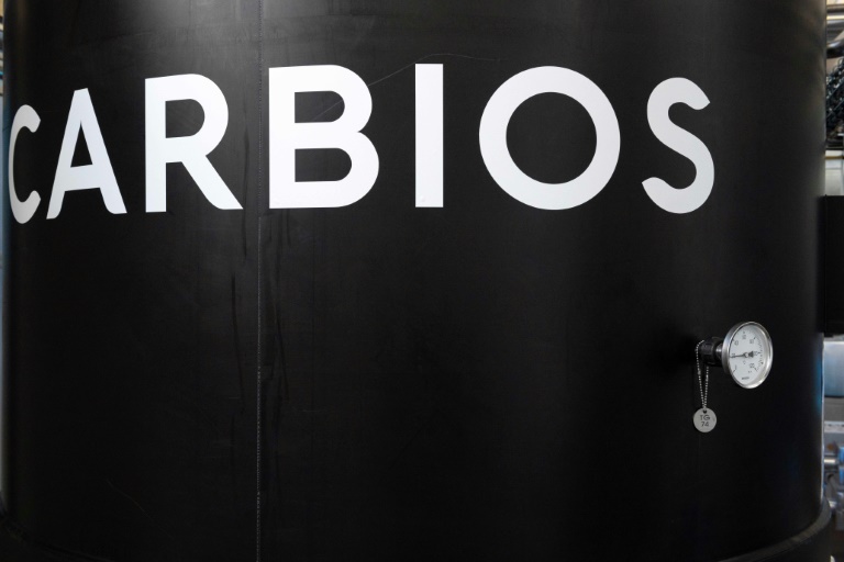 Recyclage biologique du plastique: après les bouteilles, le textile polyester