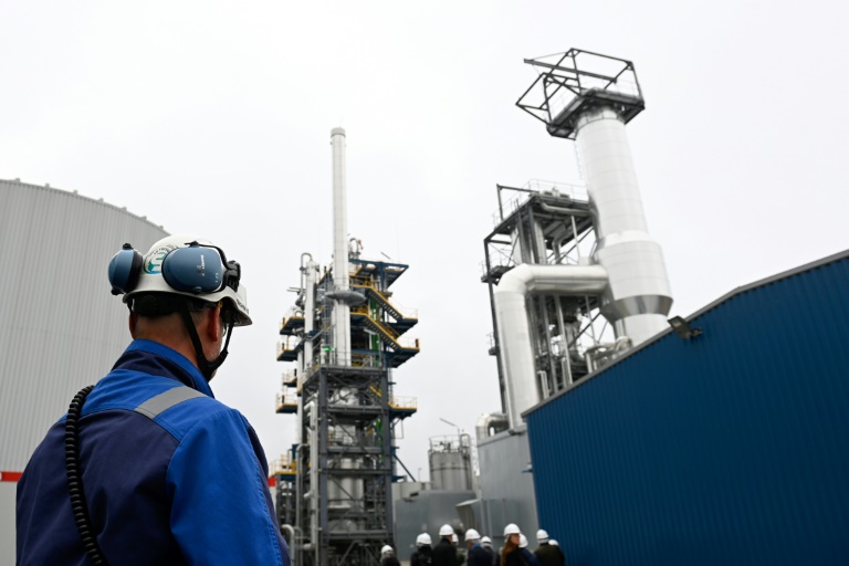 Enterrée par Macron, une centrale à charbon entame sa transition