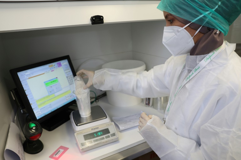 Médicaments: à Paris, une pharmacie fabrique ses propres gélules d'un antiarythmique en pénurie