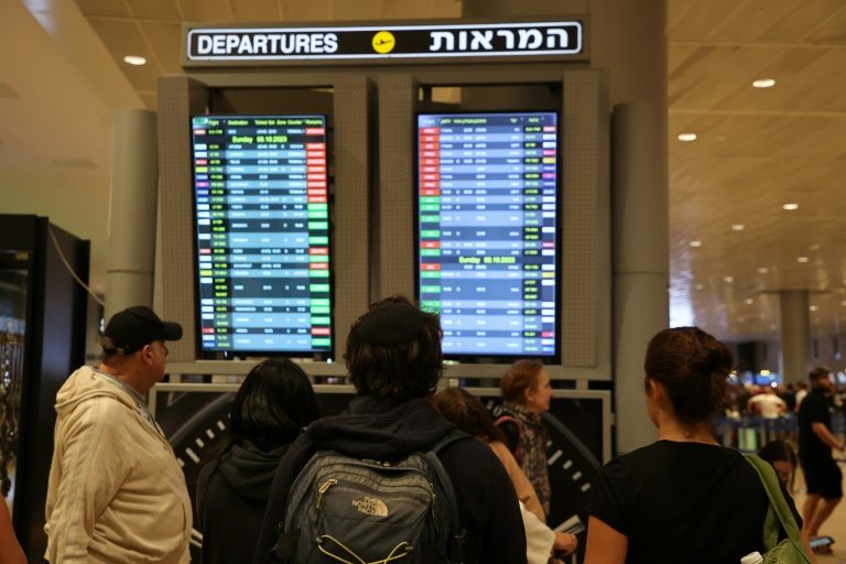 Israël-Gaza: des dizaines de vols internationaux annulés vers Tel-Aviv, El Al maintient les siens