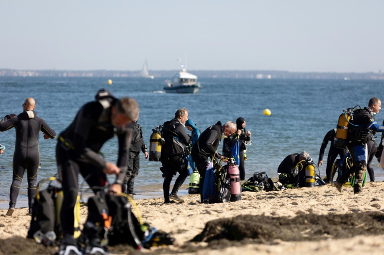 Vaste opération de collecte de déchets sous-marins dans le bassin d'Arcachon