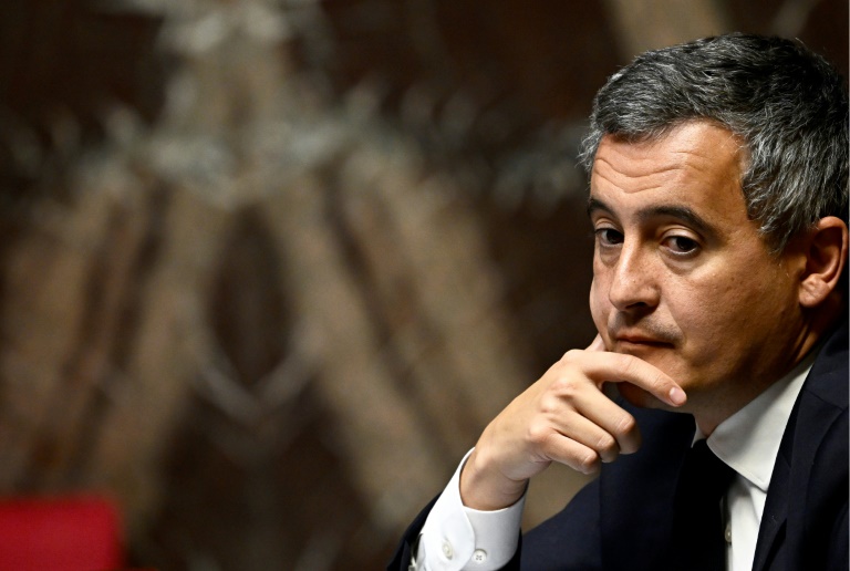 Loi immigration: Darmanin envoie une nouvelle série de signaux à droite