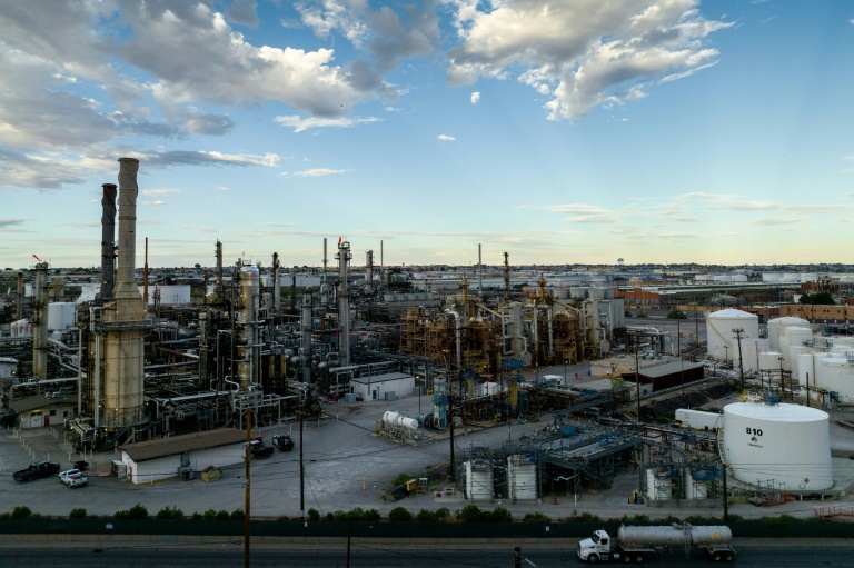 La soif d'énergies fossiles menace encore les objectifs climatiques, met en garde l'AIE