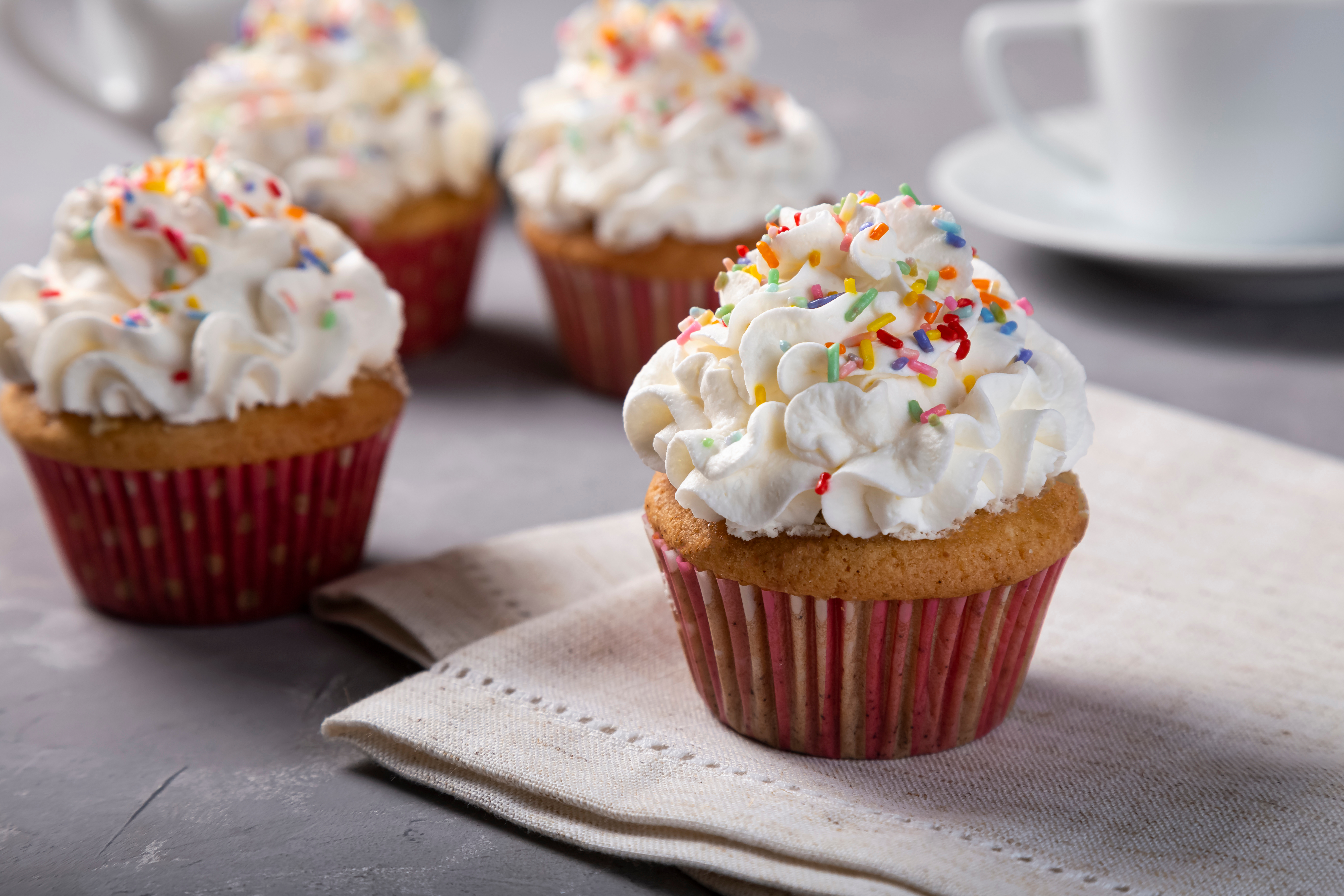 Avec sa nouvelle usine, Sainte Lucie innove dans la déco des gâteaux
