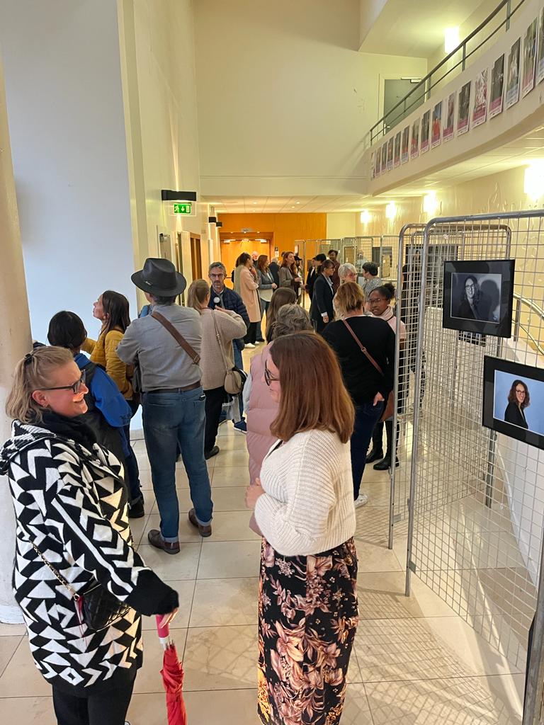 À Noyon, on recrute grâce au théâtre et à la photographie 