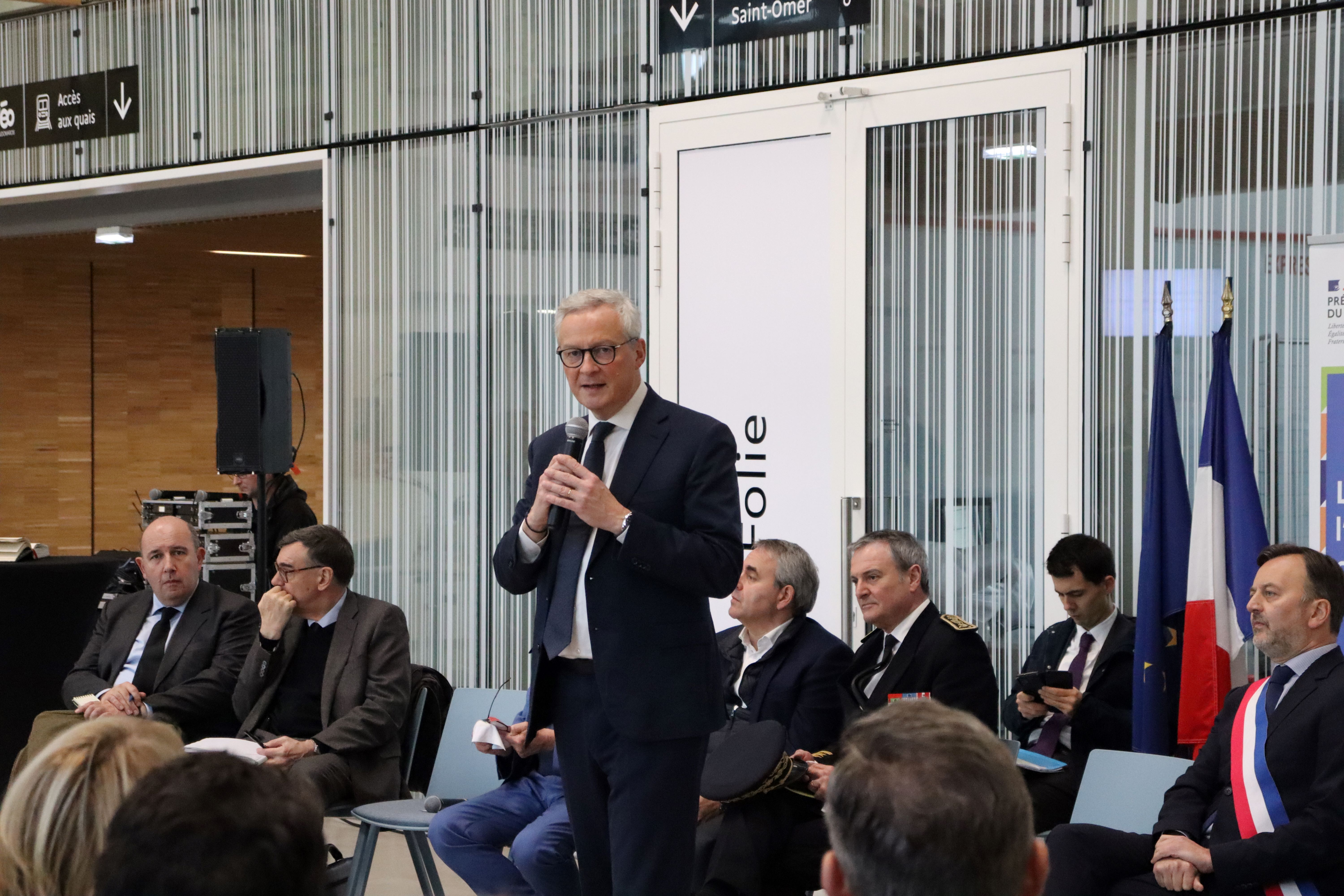 À Saint-Omer, Bruno Le Maire vient en aide aux sinistrés
