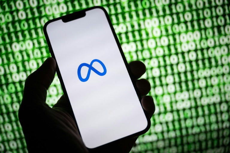 Pubs ciblées sur Facebook et Instagram: l'UE serre la vis sur l'usage des données