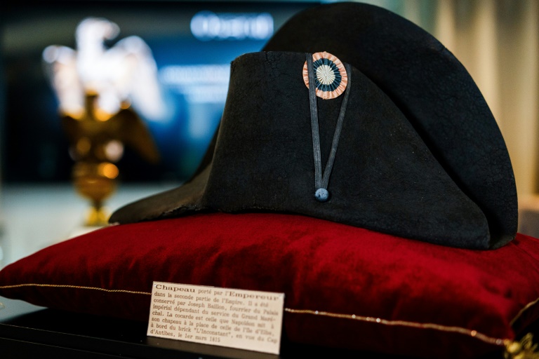 Un bicorne de Napoléon Ier présenté au public avant sa vente