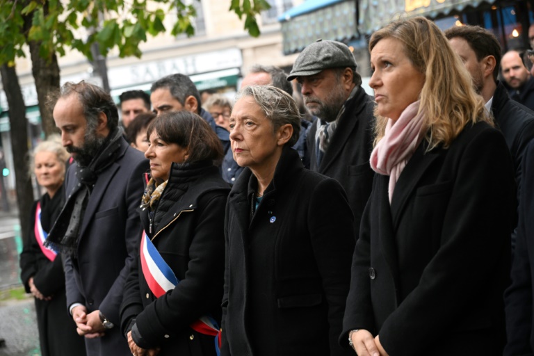 Attentats du 13-Novembre: Borne rend hommage aux victimes, huit ans après