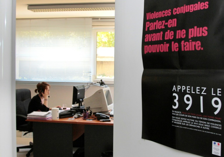 Violences conjugales: 244.000 victimes en 2022, en hausse de 15% sur un an