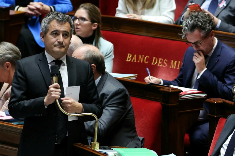 A l'Assemblée, Gérald Darmanin tente une opération séduction sur la loi immigration