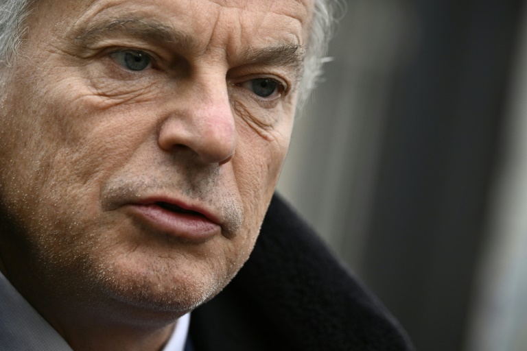 Roussel: l'extrême droite sur 