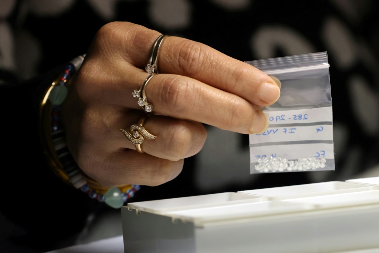 A Anvers, le négoce de diamants affine ses réponses aux sanctions contre Moscou