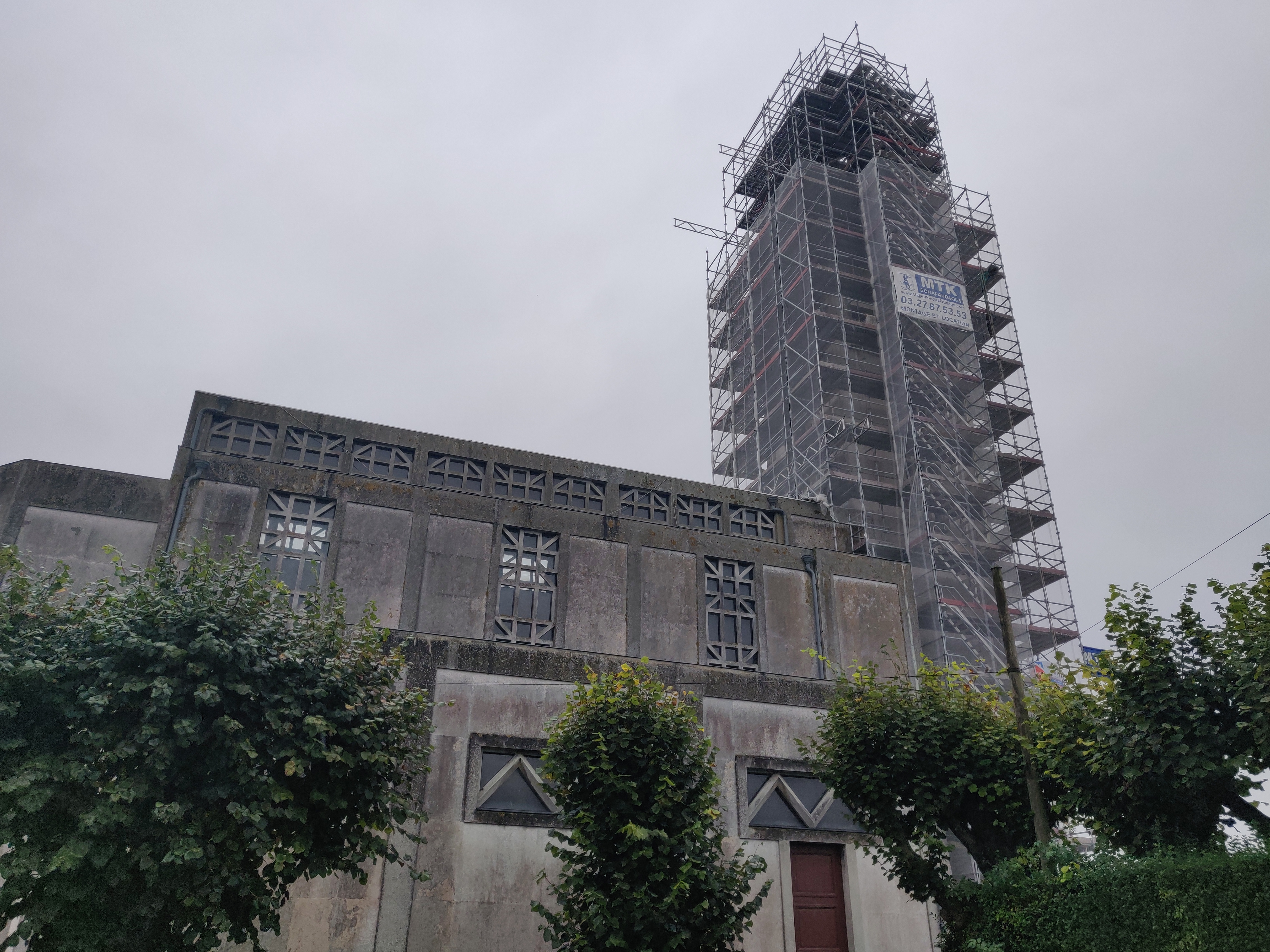 À Brie, le maire se bat pour réhabiliter l’église art déco du village