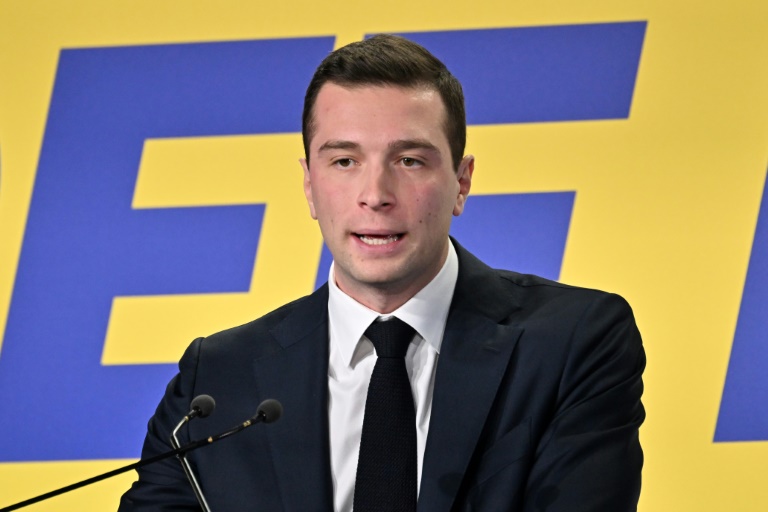 Jordan Bardella mobilise les troupes du RN en Guadeloupe sur fond de protestations