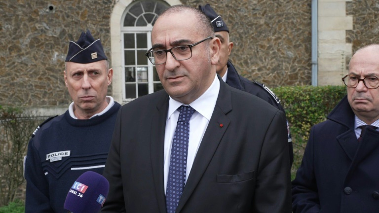 Sécurité renforcée au centre de rétention de Vincennes après l' évasion de 11 personnes